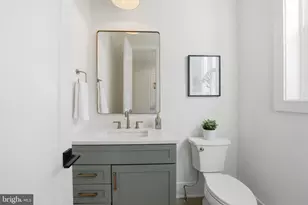 612 Gibson Cir SW, Vienna, VA 22180 - Photo 24