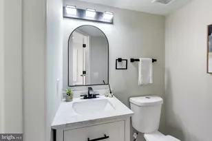 8205 Crossbrook Ct, Lorton, VA 22079 - Photo 12