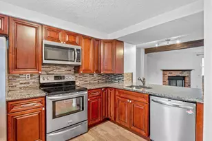 8315 Brookvale Ct, Springfield, VA 22153 - Photo 2