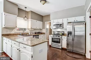 15277 Surrey House Way, Centreville, VA 20120 - Photo 8