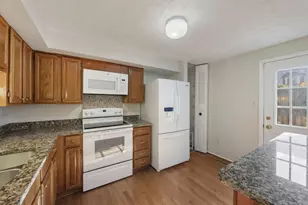 8027 Tyson Oaks Cir, Vienna, VA 22182 - Photo 8