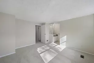 8027 Tyson Oaks Cir, Vienna, VA 22182 - Photo 12