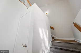 1964 Villaridge Dr, Reston, VA 20191 - Photo 6