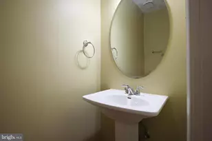 8072 Sleepy View Ln, Springfield, VA 22153 - Photo 4