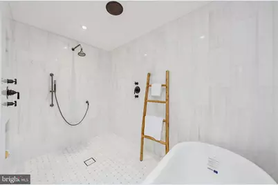 11000 Oakton Woods Way, Oakton, VA 22124 - Photo 56