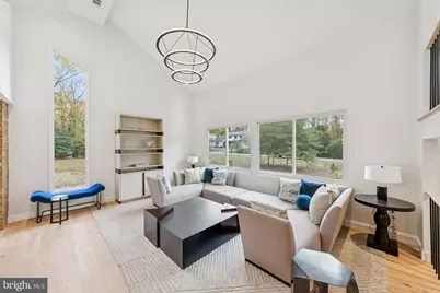 11000 Oakton Woods Way, Oakton, VA 22124 - Photo 16