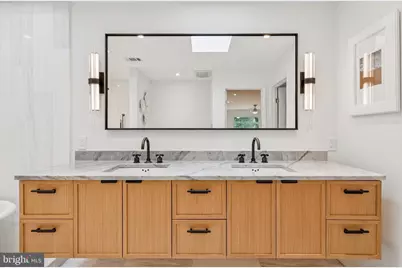 11000 Oakton Woods Way, Oakton, VA 22124 - Photo 50