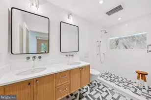11000 Oakton Woods Way, Oakton, VA 22124 - Photo 58