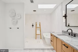 11000 Oakton Woods Way, Oakton, VA 22124 - Photo 54