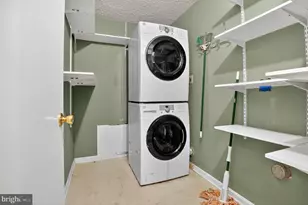 9919 Oakton Terrace Rd, Oakton, VA 22124 - Photo 14