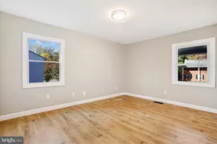 9075 Andromeda Dr, Burke, VA 22015 - Photo 10