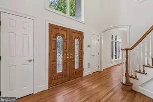 3010 Westhurst Ct, Oakton, VA 22124 - Photo 2