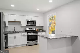 9521 Cherry Oak Ct, Burke, VA 22015 - Photo 10