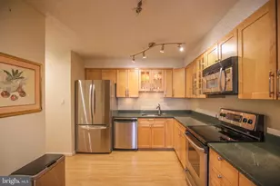 3800 Powell Ln, Falls Church, VA 22041 - Photo 4