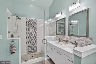 7822 Holmes Run Dr, Falls Church, VA 22042 - Photo 22