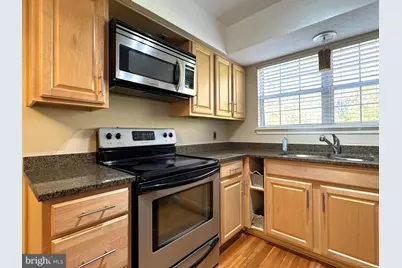 12012 Golf Ridge Court #102, Fairfax, VA 22033 - Photo 4