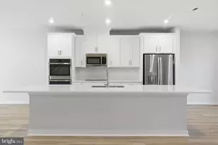 2136 Glacier Rd, Herndon, VA 20170 - Photo 6