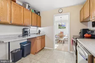 5808 Harvey Pl, Alexandria, VA 22303 - Photo 14