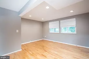 2811 Middleboro Dr, Falls Church, VA 22042 - Photo 2