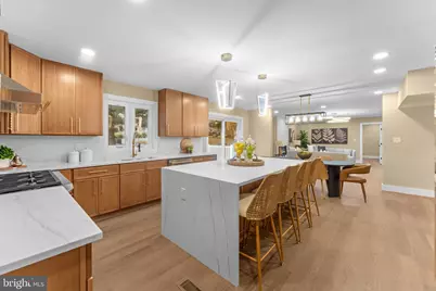10333 Hickory Forest Drive, Oakton, VA 22124 - Photo 2