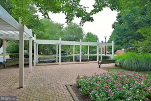 1334 Garden Wall Cir, Reston, VA 20194 - Photo 22
