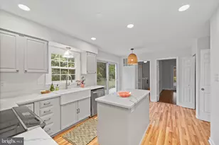 915 Welham Green Rd, Great Falls, VA 22066 - Photo 8