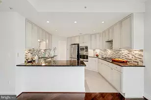 8220 Crestwood Heights Dr, McLean, VA 22102 - Photo 10