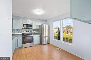 6917 Villa-Del-Rey Ct, Springfield, VA 22150 - Photo 8