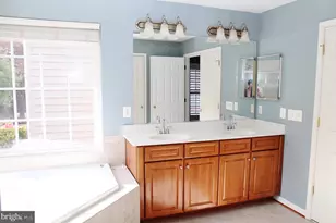 3335 Wilton Crest Ct, Alexandria, VA 22310 - Photo 20