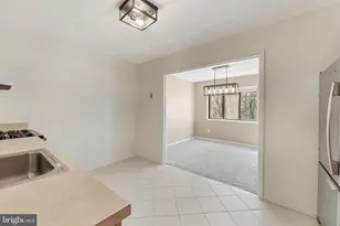 1623 Parkcrest Cir, Reston, VA 20190 - Photo 16