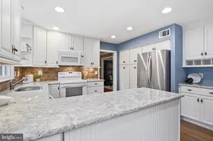 9109 Parliament Dr, Burke, VA 22015 - Photo 18