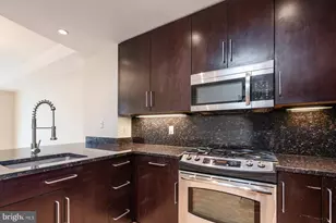 8220 Crestwood Heights Dr, McLean, VA 22102 - Photo 6