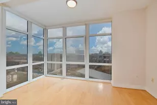 8220 Crestwood Heights Dr, McLean, VA 22102 - Photo 10