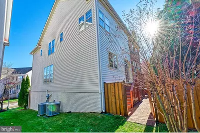 7204 Lyndam Hill Circle, Lorton, VA 22079 - Photo 52