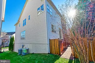 7204 Lyndam Hill Cir, Lorton, VA 22079 - Photo 52