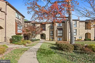 2058 Royal Fern Ct, Reston, VA 20191 - Photo 2