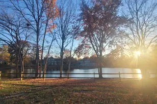 5842 Orchard Hill Ct, Clifton, VA 20124 - Photo 2