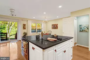 6122 Old Brentford Ct, Alexandria, VA 22310 - Photo 8