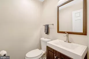 4311 Runabout Ln, Fairfax, VA 22030 - Photo 16