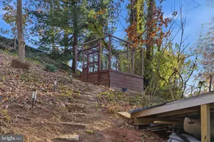 7203 Arthur Dr, Falls Church, VA 22046 - Photo 40