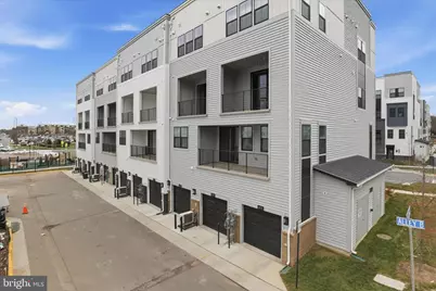 4768 Sully Point Lane, Chantilly, VA 20151 - Photo 10