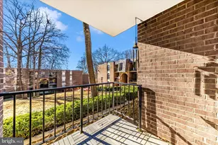 3316 Woodburn Village Dr, Annandale, VA 22003 - Photo 32