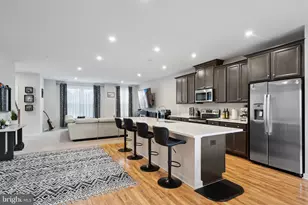 13506 Innovation Station Loop, Herndon, VA 20171 - Photo 8