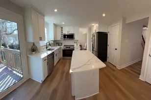 8375 Magic Leaf Rd, Springfield, VA 22153 - Photo 8