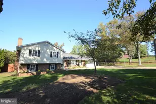 12614 Oxon Rd, Herndon, VA 20171 - Photo 2