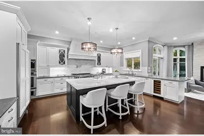 8305 Fox Haven Drive, McLean, VA 22102 - Photo 22