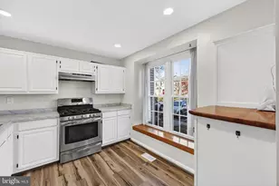 14467 Four Chimney Dr, Centreville, VA 20120 - Photo 6