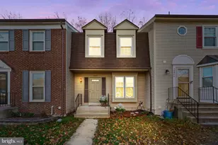 14467 Four Chimney Dr, Centreville, VA 20120 - Photo 2