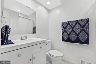 14467 Four Chimney Dr, Centreville, VA 20120 - Photo 30