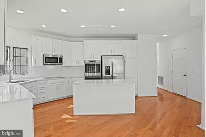 9927 Miles Stone Court, Vienna, VA 22181 - Photo 2